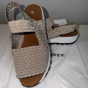 bernie mev. Beige Woven Sandals